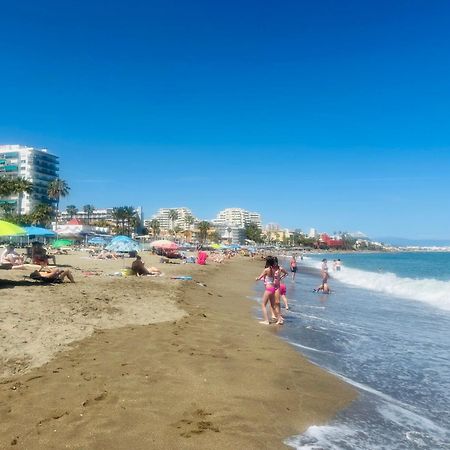 Luxury Beachfront Apartment In Benalmadena Costa Luaran gambar