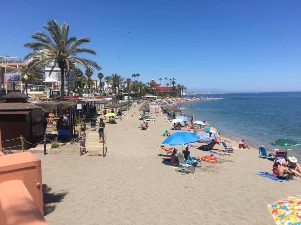 Luxury Beachfront Apartment In Benalmadena Costa Luaran gambar