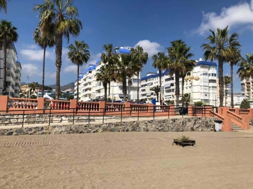 Luxury Beachfront Apartment In Benalmadena Costa Luaran gambar