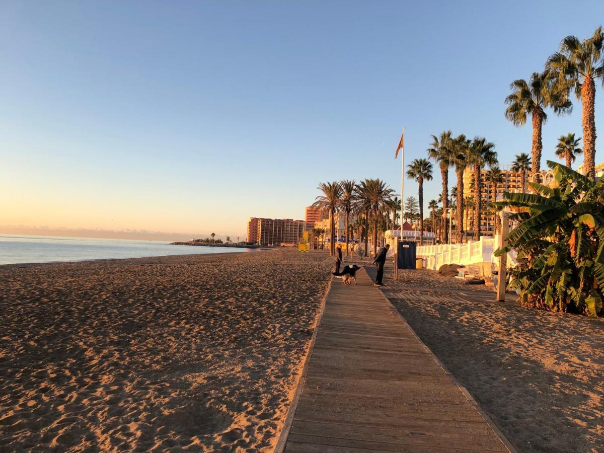 Luxury Beachfront Apartment In Benalmadena Costa Luaran gambar