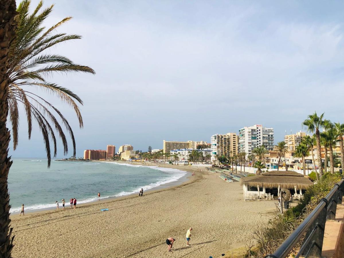 Luxury Beachfront Apartment In Benalmadena Costa Luaran gambar