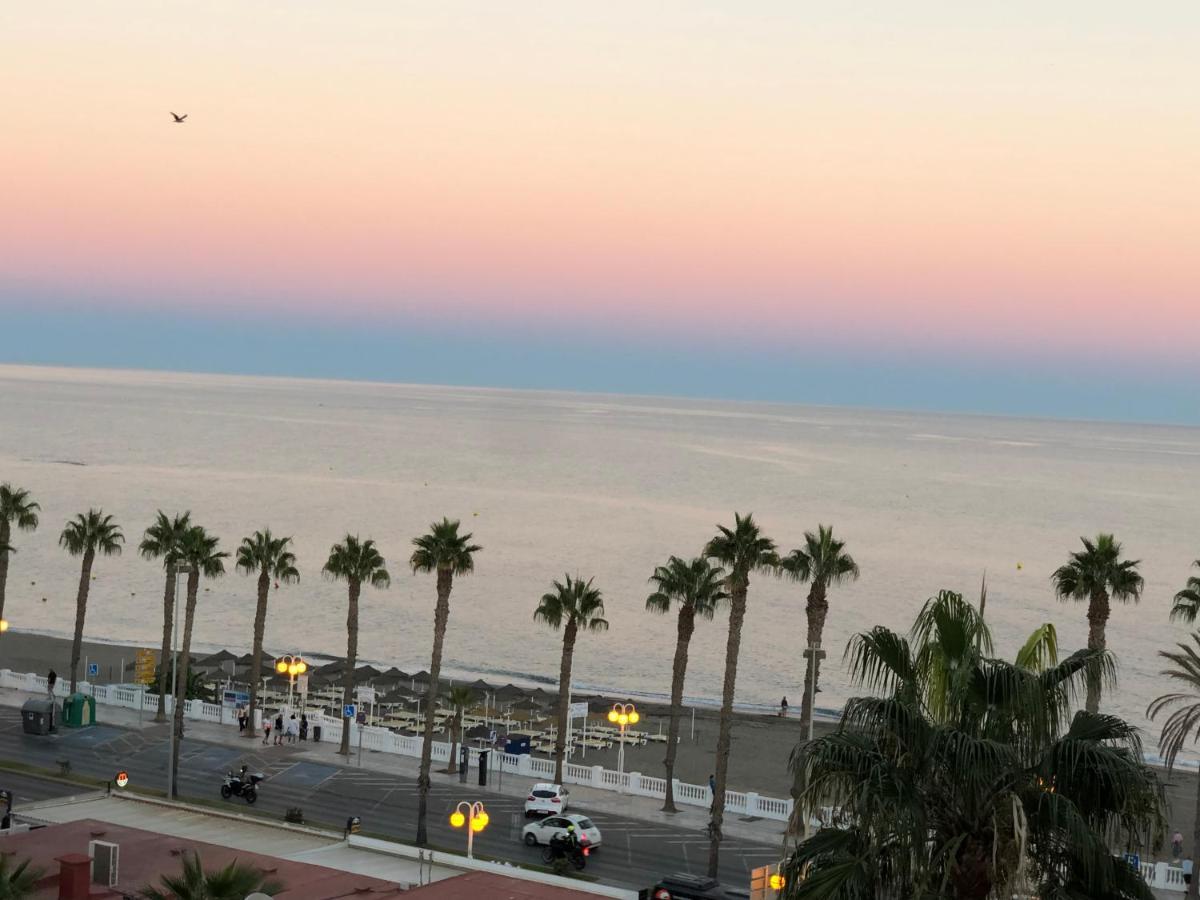 Luxury Beachfront Apartment In Benalmadena Costa Luaran gambar