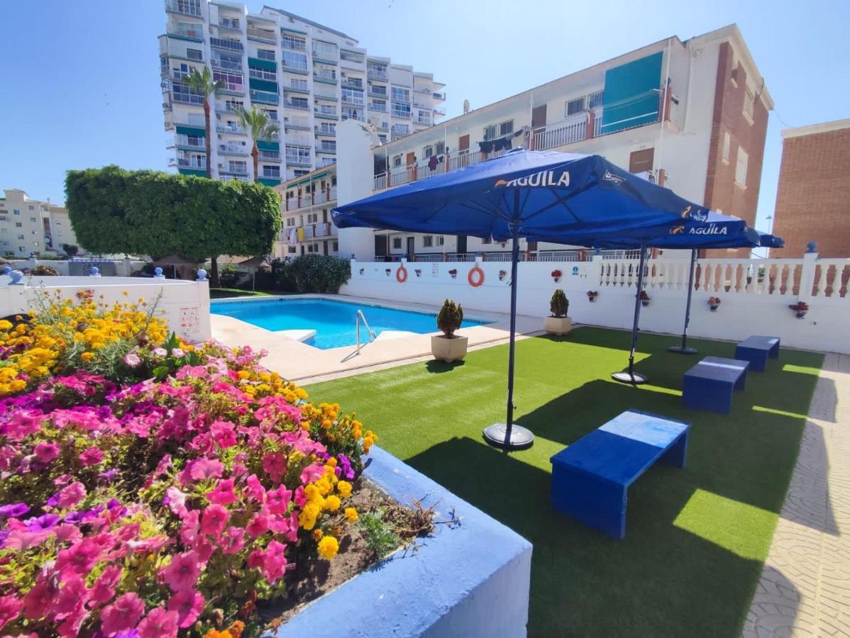 Luxury Beachfront Apartment In Benalmadena Costa Luaran gambar