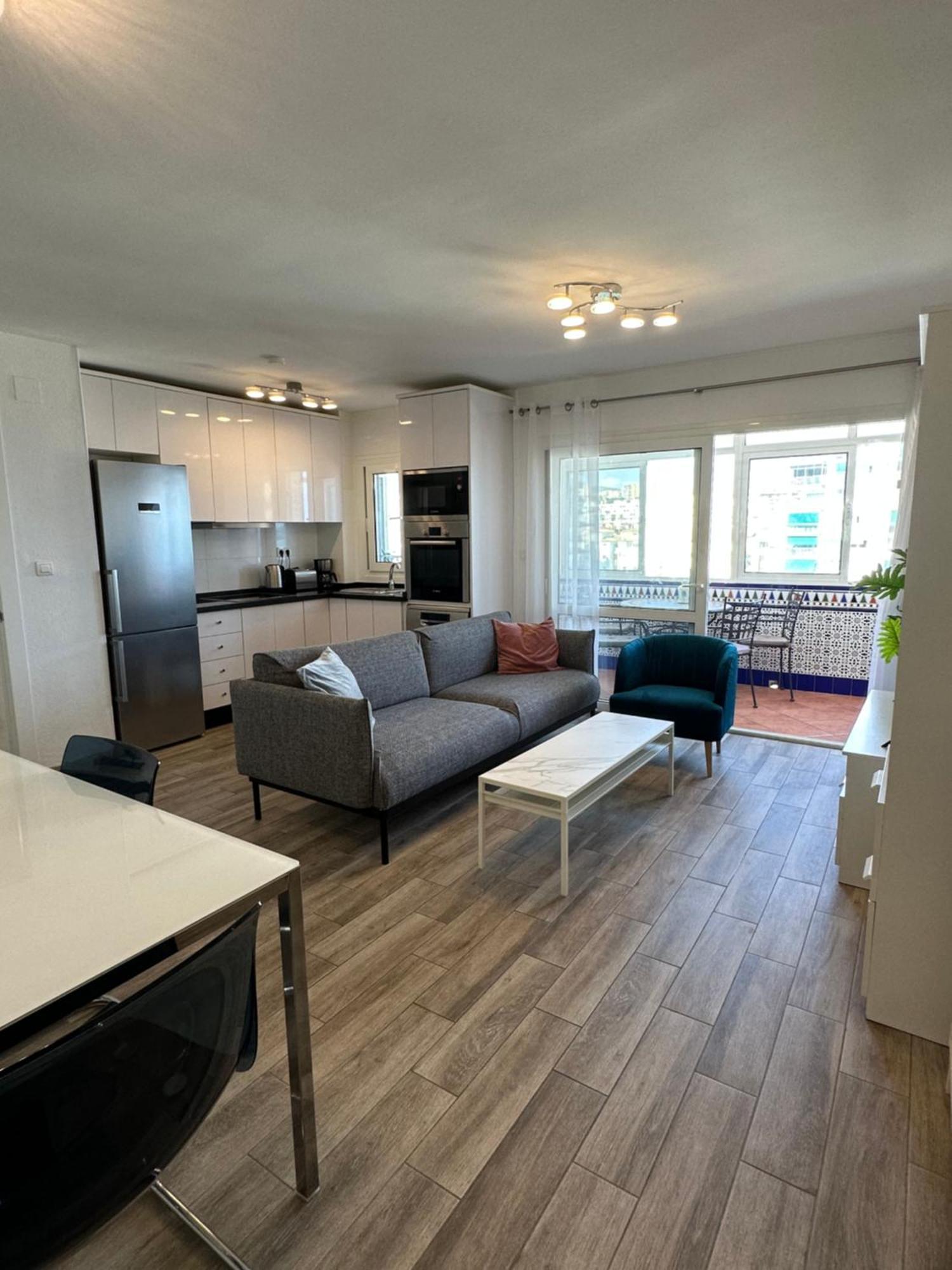 Luxury Beachfront Apartment In Benalmadena Costa Luaran gambar