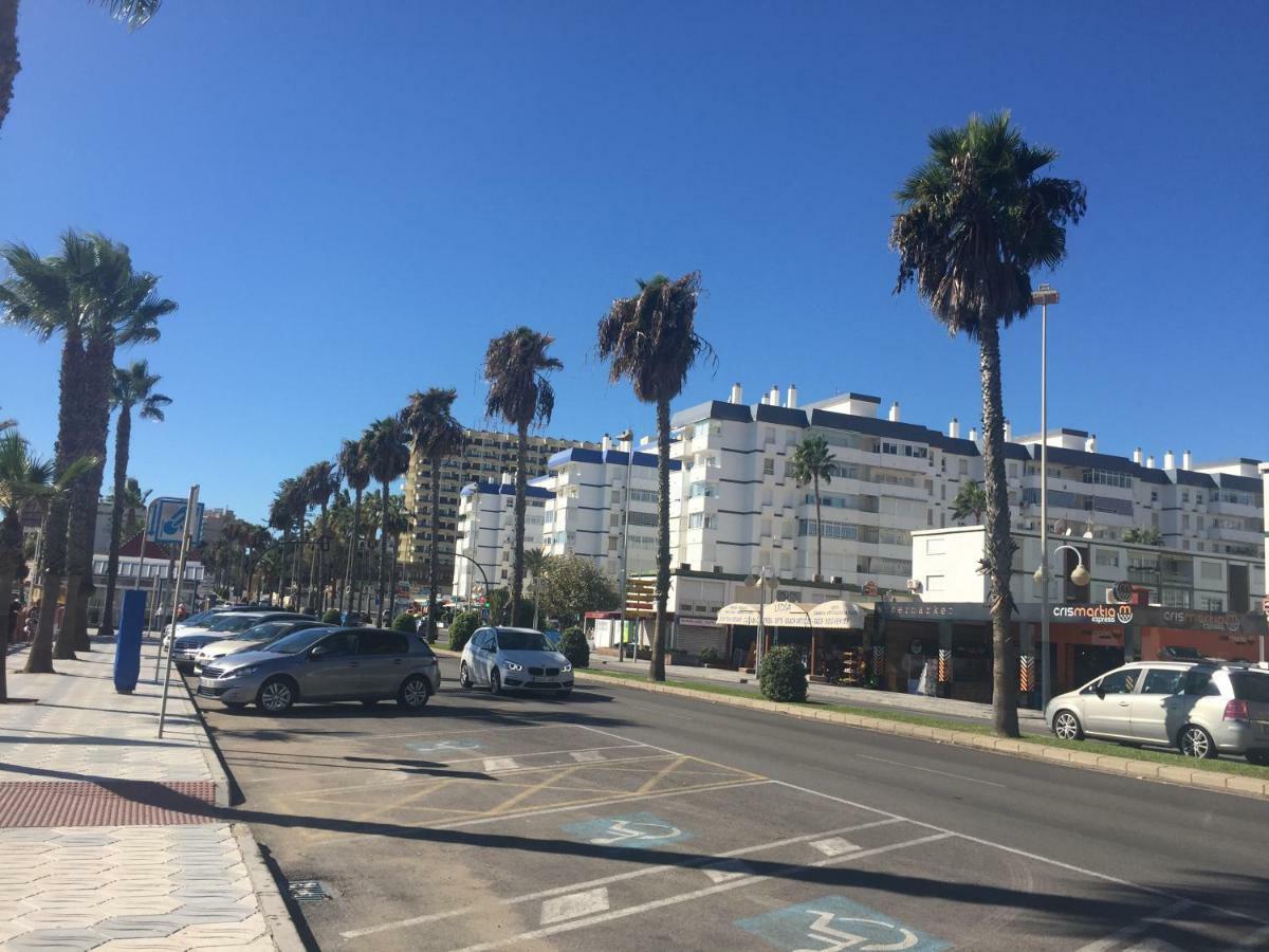 Luxury Beachfront Apartment In Benalmadena Costa Luaran gambar