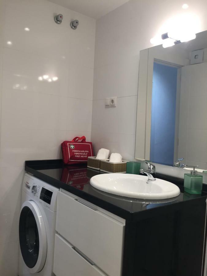 Luxury Beachfront Apartment In Benalmadena Costa Luaran gambar