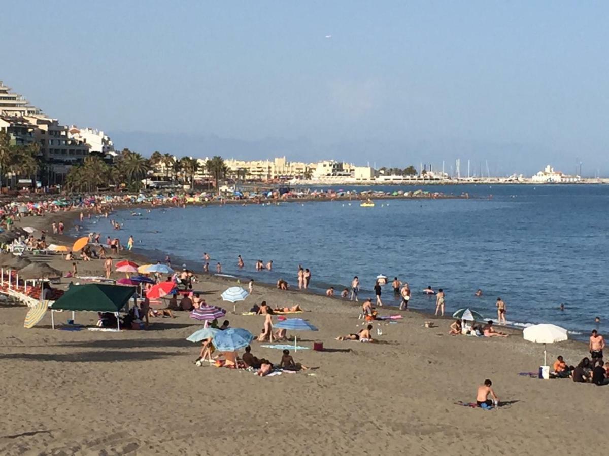 Luxury Beachfront Apartment In Benalmadena Costa Luaran gambar