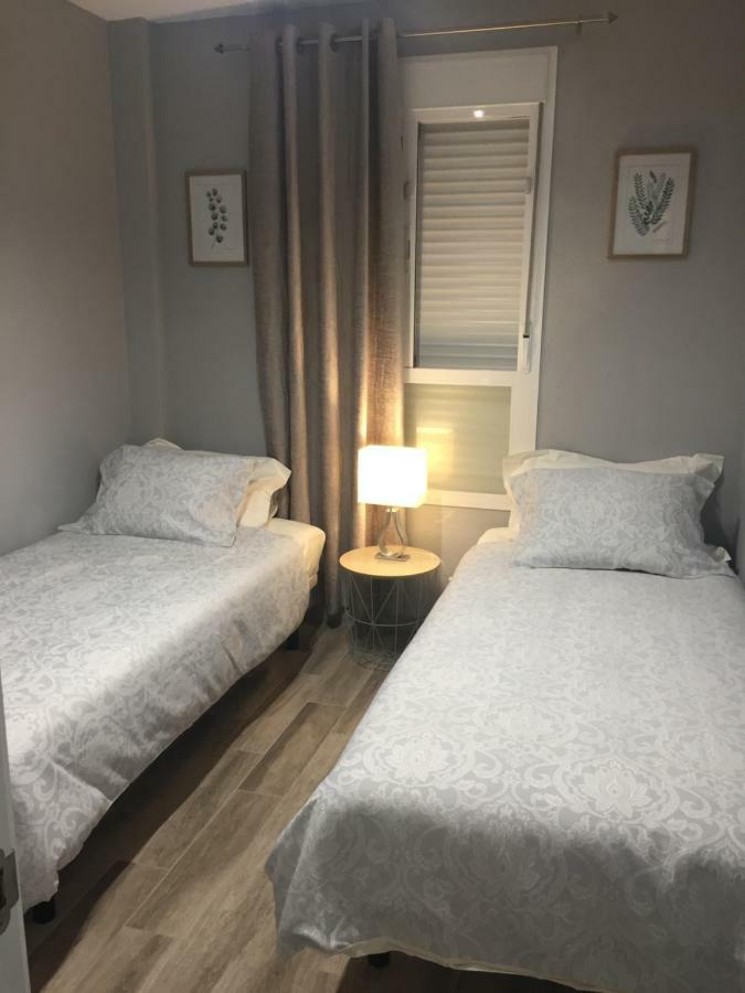 Luxury Beachfront Apartment In Benalmadena Costa Luaran gambar