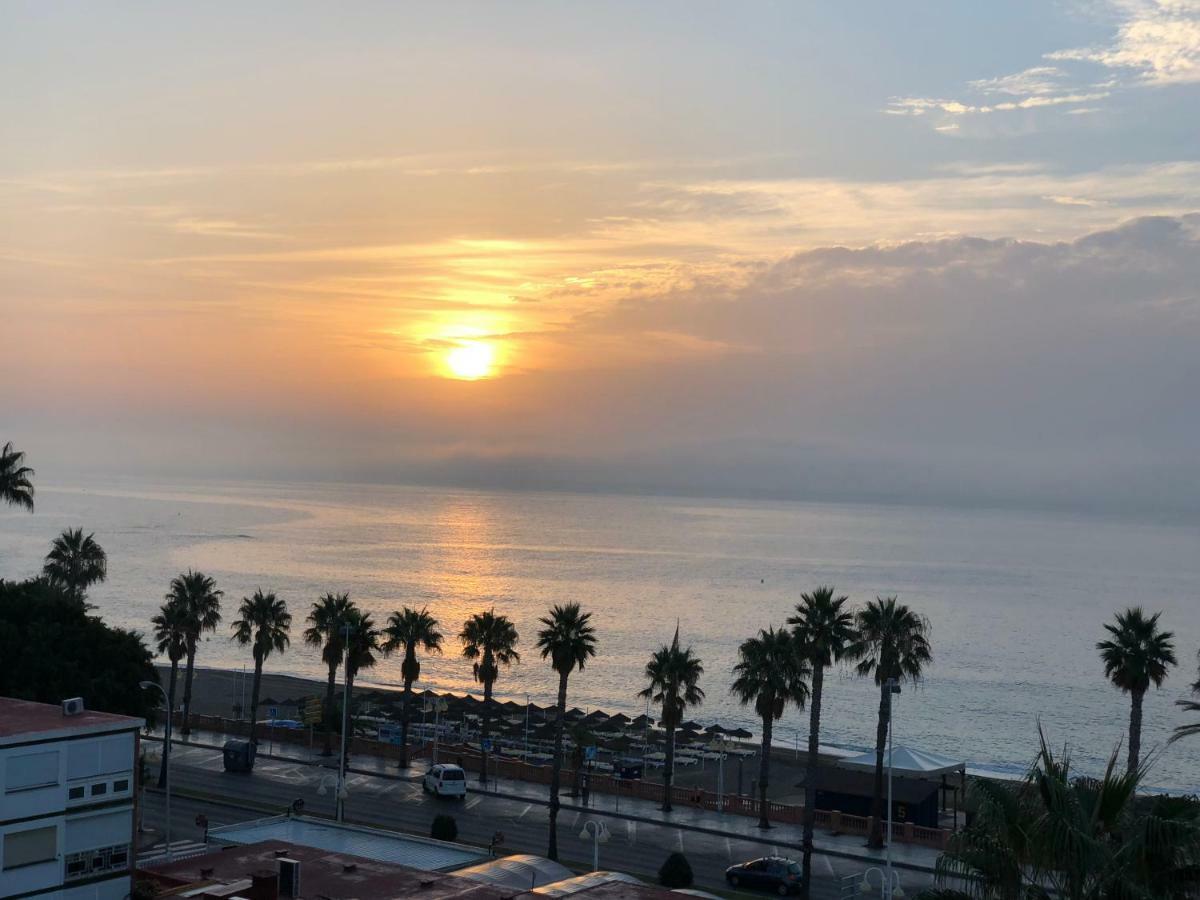 Luxury Beachfront Apartment In Benalmadena Costa Luaran gambar