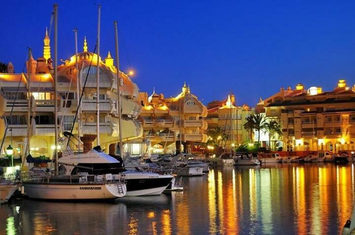 Luxury Beachfront Apartment In Benalmadena Costa Luaran gambar